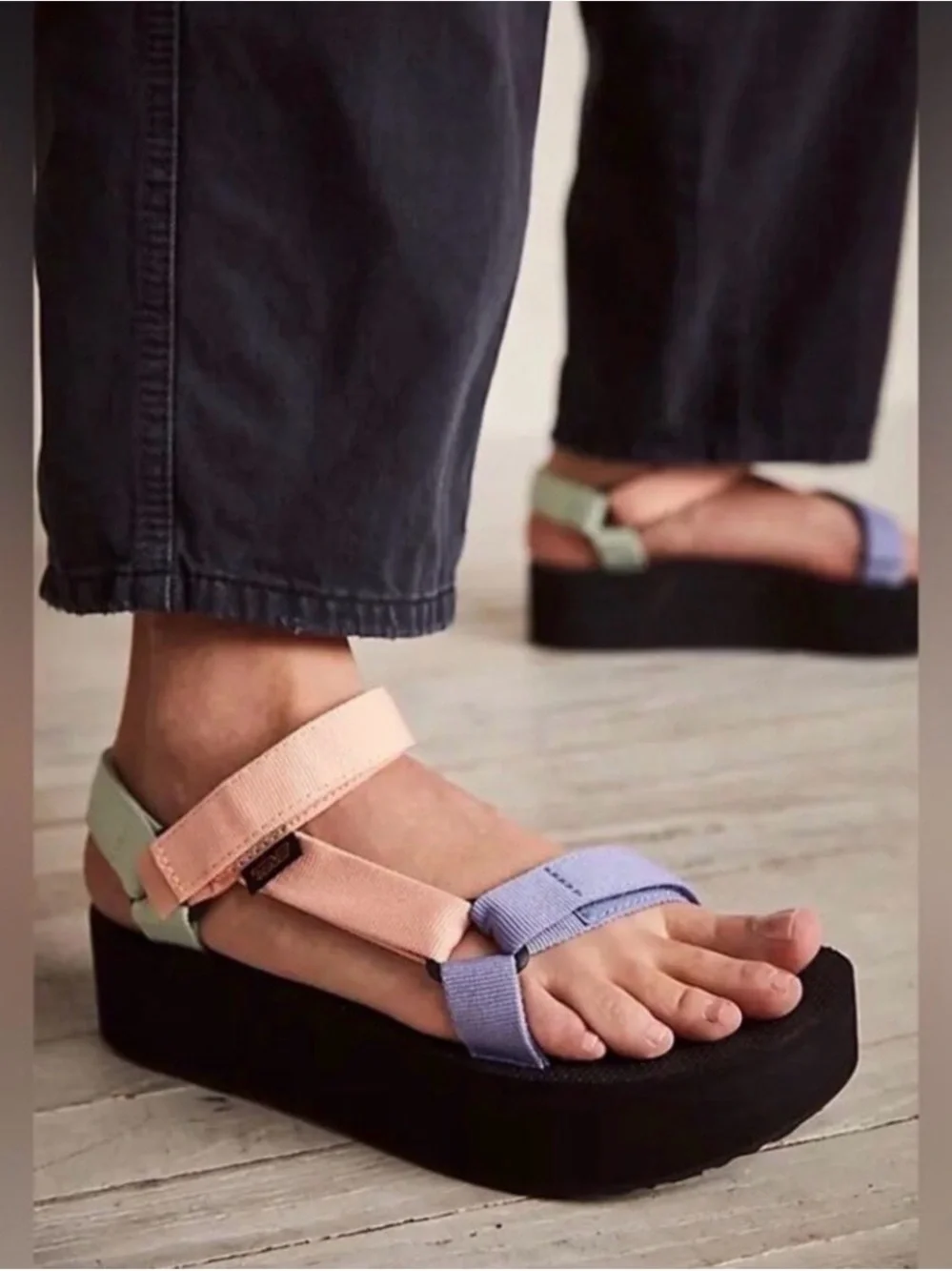 Teva Flatform Universal Sherbert Multi Flatform Sandals Women's Size 11 NWOT